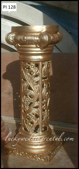 Lucky Wedding Rental pillars decoration